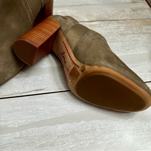 ED Mahoney Woman’s Sz 8M Gray Suede Stacked Heel Booties Shoes Fall Favorite - Picture 7 of 13